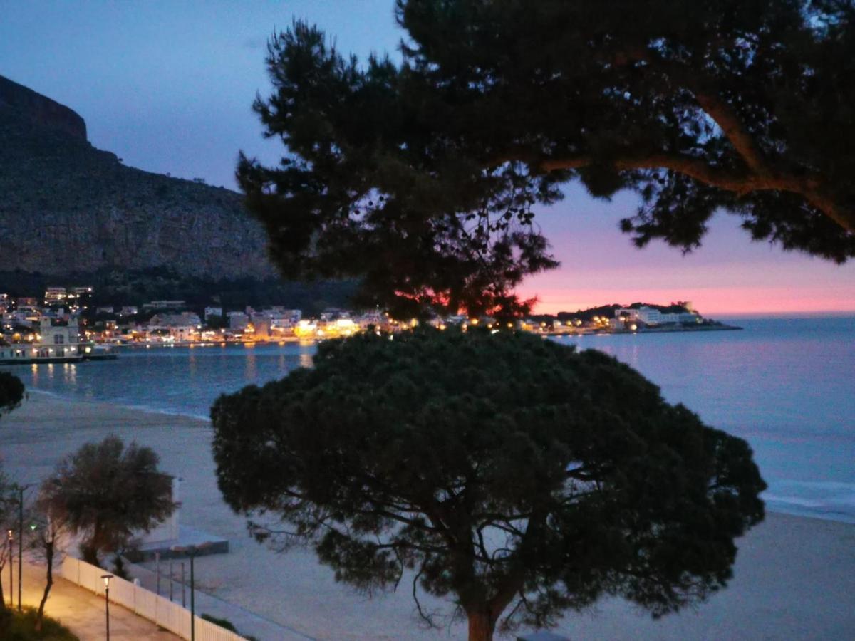 Il Cristallo Sul Mare Lejlighed Mondello Eksteriør billede